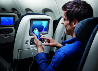 United Airlines presenta nuevos asientos con estaciones de carga inalámbrica » 2023