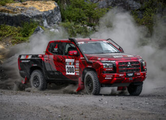 El equipo Mitsubishi Ralliart asume el desafío de las victorias consecutivas en rallies de campo a través de Asia con el nuevo Triton Rally Car