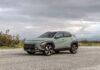 Con dinámicas proporciones, así se presenta el diseño exterior del nuevo Hyundai KONA. » 2023