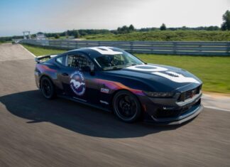 Ford dio a conocer el precio del Mustang Dark Horse R de competición » 2023