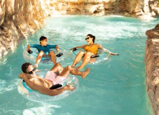Estas Piscinas de Resorts en Orlando igualan el nivel de las de Parques Temáticos »