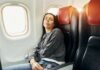 ¿Por qué nunca debe apoyar la cabeza en la ventanilla de un avión? »