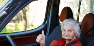 5 Autos con Asientos Ergonómicos y Buen Espacio Interior para la Tercera Edad »