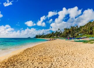 Los 5 Lugares con las Playas Más Cristalinas de Estados Unidos (Según Locales) »