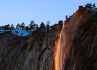 ¿Cuáles son las cascadas de fuego líquido que iluminan la noche como portales al inframundo? »