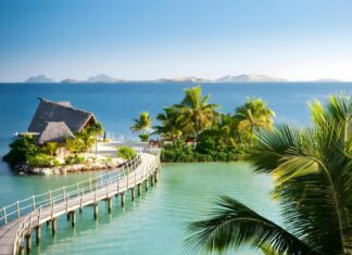 ¿Cuáles son los 5 hoteles de lujo en el Caribe con las suites overwater más exclusivas? »