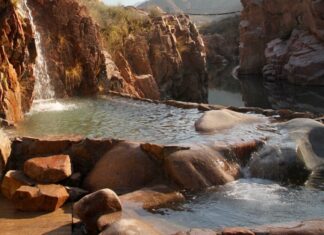 ¿Qué 5 destinos ofrecen los mejores baños termales naturales sin pagar entrada? »