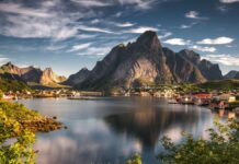Las 5 experiencias en las Islas Lofoten que combinan aventura y paisajes extremos »