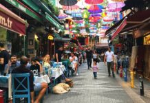 Los 5 mejores mercados callejeros del mundo para comer por menos de 10 dólares »