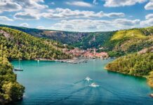 5 pueblos junto a lagos que son mejores en otoño que en verano »