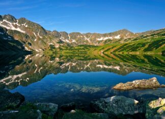 Los 5 paisajes de naturaleza a menos de 90 minutos de grandes ciudades donde puedes hacer una escapada sencilla en 2026 »