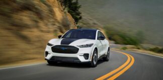 Los 5 sedanes del 2026 con la mejor tecnología de asistencia al conductor en carretera »