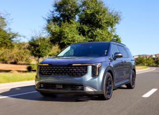 Kia da a conocer los precios del Carnival MPV del 2027 »