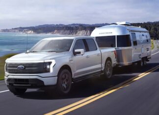 Las 5 camionetas eléctricas del 2026 con mayor capacidad de remolque »