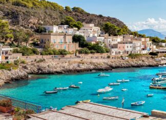 Las 5 islas del Mediterráneo que conservan un ritmo de vida más lento »