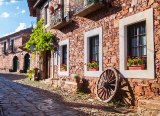 5 pueblos donde el tiempo parece haberse detenido hace un siglo »