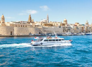 Las 5 ciudades portuarias donde un barco pequeño cambia el viaje »