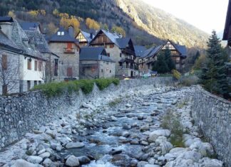 5 pueblos de montaña que solo se despiertan de verdad cuando cae la niebla »