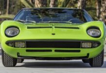 5 autos de garaje que sus dueños compraron por monedas y hoy valen fortunas »