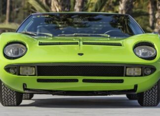 5 autos de garaje que sus dueños compraron por monedas y hoy valen fortunas »
