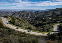 5 carreras clandestinas que cambiaron para siempre las reglas de la industria automotriz »