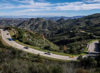 5 carreras clandestinas que cambiaron para siempre las reglas de la industria automotriz »
