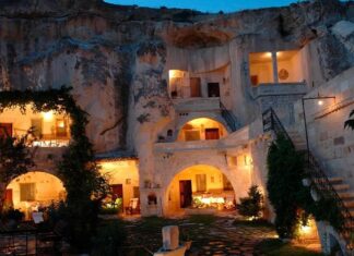 5 destinos donde puedes dormir una noche dentro de una cueva de verdad »