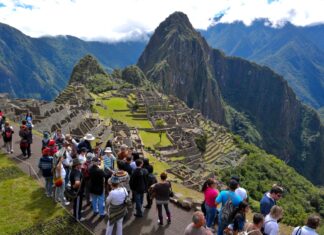 5 atracciones turísticas súper famosas que decepcionan en persona y qué visitar en su lugar »
