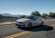 Kia da a conocer los precios del sedán Kia K5 del 2027 »