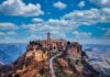 5 pueblos colgados de un acantilado o una ladera que parecen a punto de caerse »
