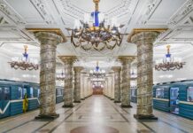 5 estaciones de metro que parecen palacios y que merecen entrar en tu itinerario »