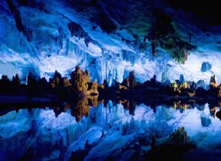 5 cuevas extraordinarias que puedes visitar durante un viaje »