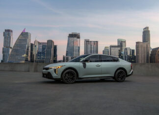 Kia da a conocer los precios del sedán compacto K4 y del K4 Hatchback del 2027 »