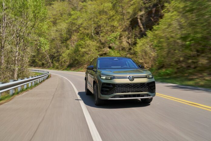 26-tiguan-sel-r-line-turbo-.jpg